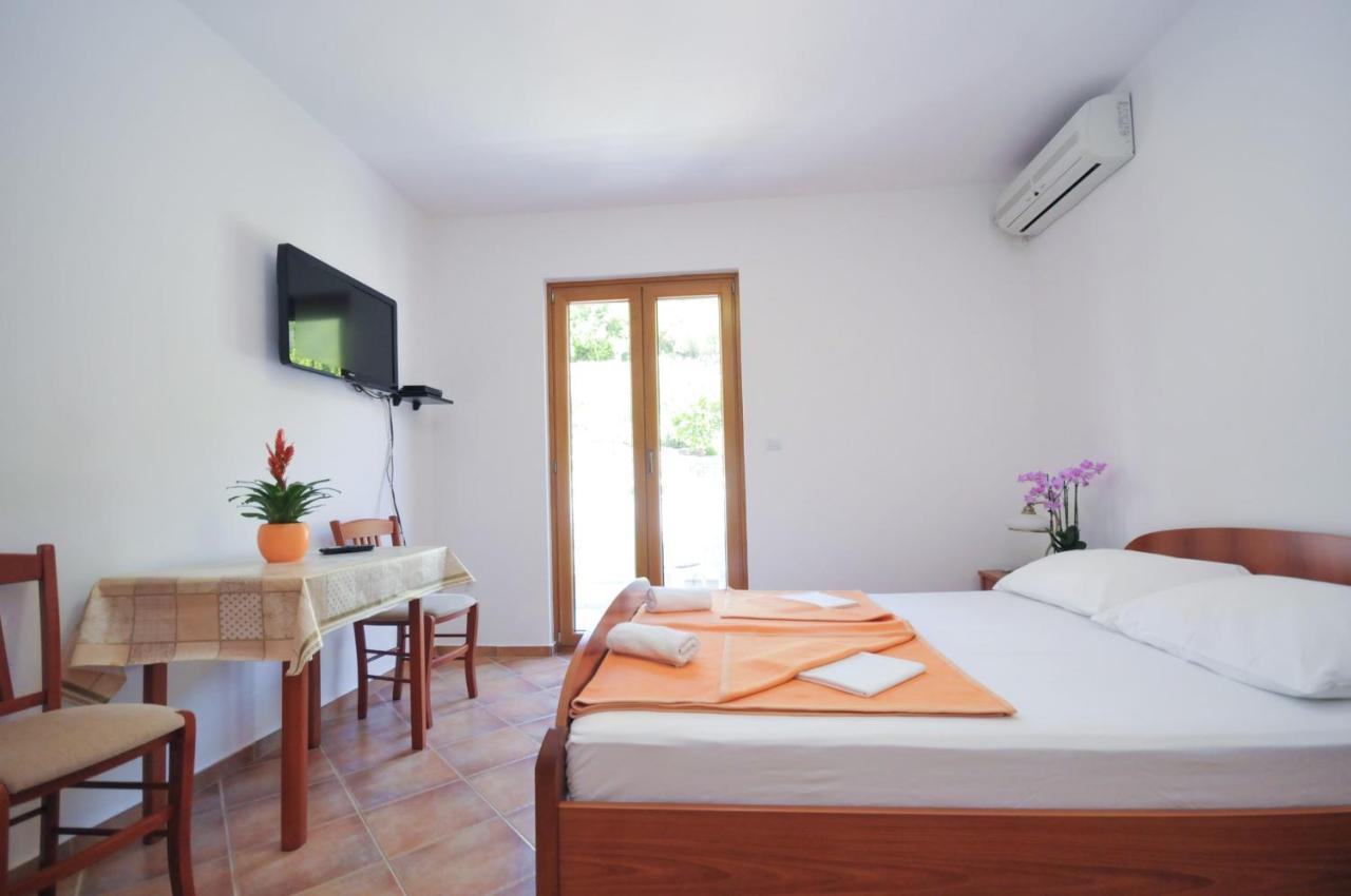 Tilia Apartments Budva Ngoại thất bức ảnh